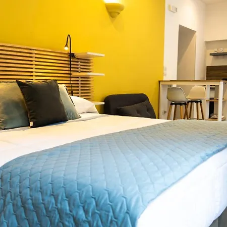 Real Passeggio Di 4* 나폴리